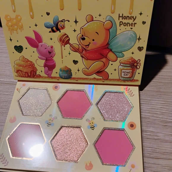 Makeup - Picture 3 of 3